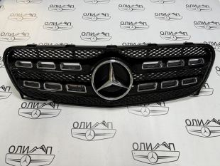 Решетка радиатора на Mercedes GLA x156 рест черная Решетка радиатора на Mercedes GLA x156 рест черная